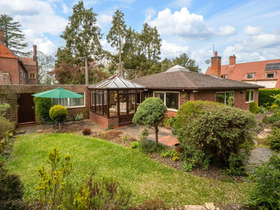 3 Bedroom Detached Bungalow For Sale In Leamington Spa