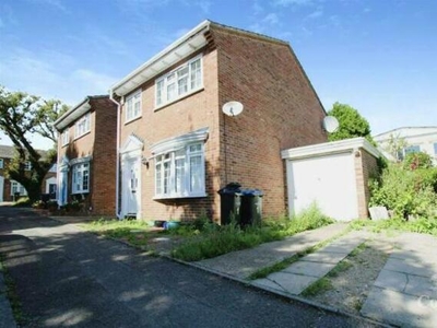 3 Bedroom Detached House For Sale In Enfield, London