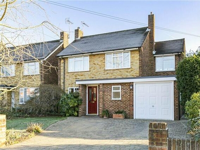 3 Bedroom Detached House For Sale In Sunbury-on-thames, Surrey