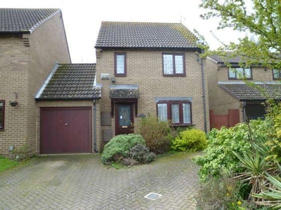 3 bedroom detached house to rent Reading, RG6 5GP