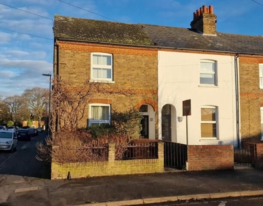 3 Bedroom End Of Terrace House For Sale In Farnborough