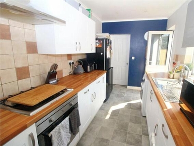 3 Bedroom End Of Terrace House For Sale In Queenborough, Kent