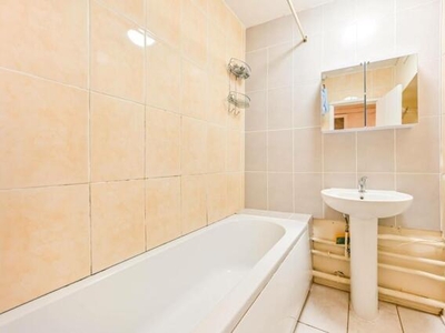 3 Bedroom Flat For Sale In Camberwell, London