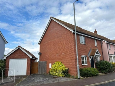 3 Bedroom Link Detached House For Sale In Clacton-on-sea, Essex