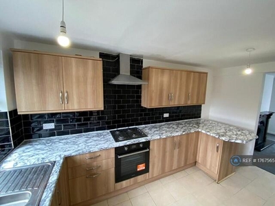 3 Bedroom Semi-detached House For Rent In South Shields