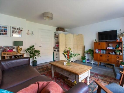 3 Bedroom Semi-detached House For Sale In Hampshire
