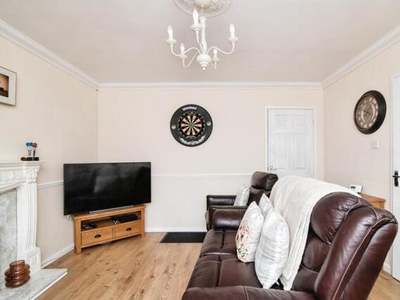 3 Bedroom Semi-detached House For Sale In Kingswinford