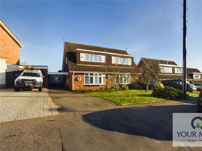 3 Bedroom Semi-detached House For Sale In Parklands, Northampton
