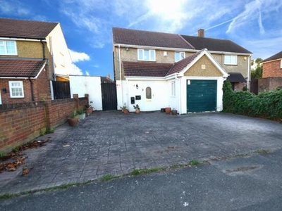 3 Bedroom Semi-detached House For Sale In Slough, Berkshire
