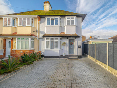3 Bedroom Semi-detached House For Sale In Southend-on-sea
