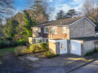 3 Bedroom Semi-detached House For Sale In Wigginton, Tring