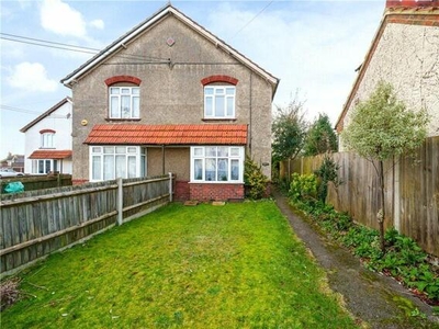 3 Bedroom Semi-detached House For Sale In Woodley