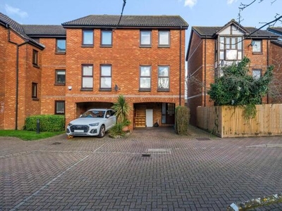 3 Bedroom Town House For Sale In Epsom