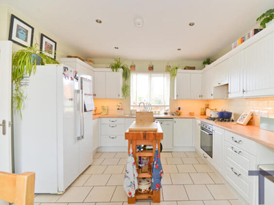 4 Bedroom Detached House For Sale In Cowes
