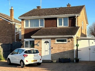 4 Bedroom Detached House For Sale In Hucclecote, Gloucester