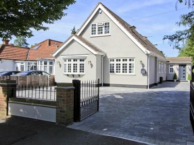 4 Bedroom Detached House For Sale In Ickenham