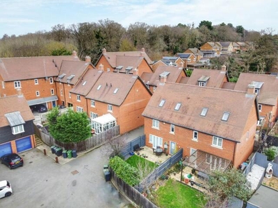 4 Bedroom Semi-detached House For Sale In Ampthill, Bedfordshire