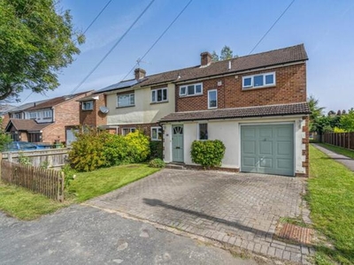 4 Bedroom Semi-detached House For Sale In Beaconsfield