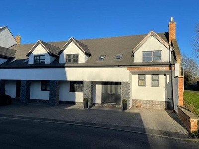4 Bedroom Semi-detached House For Sale In Stoney Stanton, Leicester