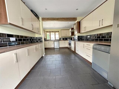 4 Bedroom Terraced House For Sale In Bowerhill, Melksham