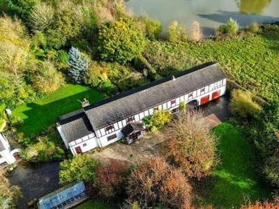 5 Bedroom Barn Conversion For Sale In Leigh End, Glazebury