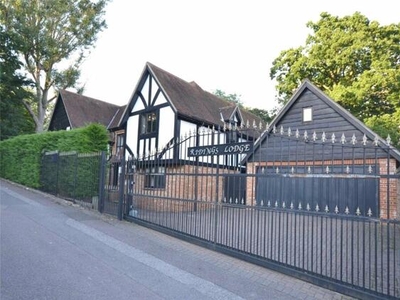 5 Bedroom Detached House For Sale In Arkley, Hertfordshire