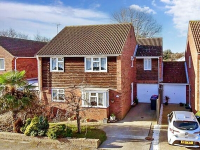 5 Bedroom Link Detached House For Sale In Whitstable
