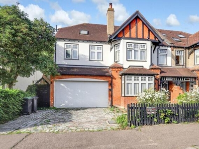 5 Bedroom Semi-detached House For Sale In Loughton