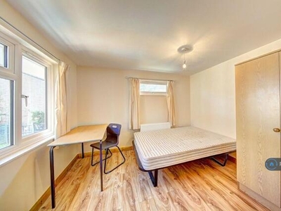 6 Bedroom Terraced House For Rent In Kingston