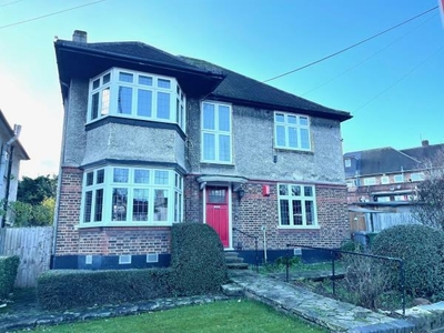 Detached House For Sale In Wembley