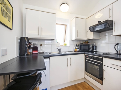 Flat in Clarence Place, Clapton, E5