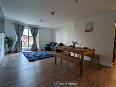 Flat to rent in Tower Court, Newcastle-Under-Lyme ST5