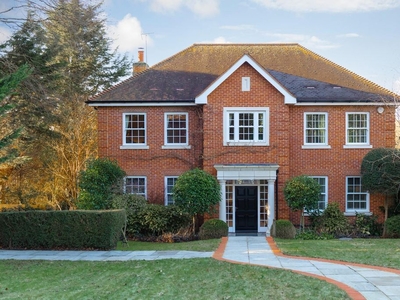 Luxury 5 bedroom Detached House for sale in Chipstead, England