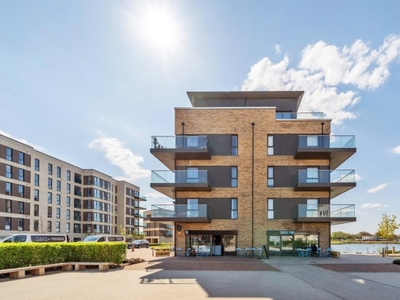 1 Bed Flat/Apartment For Sale in Green Park Village sought after lakeside position, Convenient for new Green Park Station, RG2 - 4934796