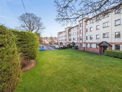2 bed first floor flat for sale in Leith