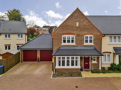 3 Bed House For Sale in West End, Surrey, GU24 - 4946502