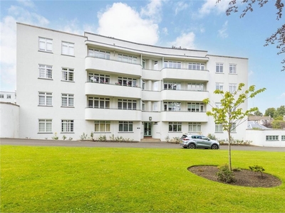 3 bed penthouse flat for sale in Ravelston