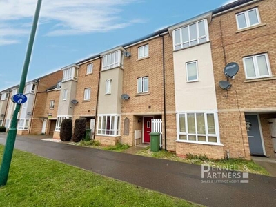 3 Bedroom Town House For Sale In Hampton Centre, Peterborough