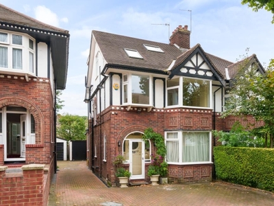 4 Bed House For Sale in Brunswick Road, Ealing, W5 - 5196935