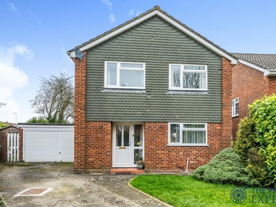 4 bedroom detached house for sale in Rainbow Close, Old Basing, RG24