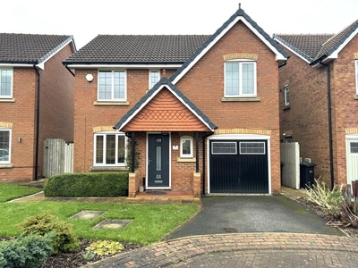 4 bedroom detached house for sale in Suffield Crescent, Gildersome, LS27