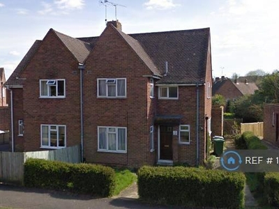 5 bedroom semi-detached house for rent in Chatham Road, Winchester, SO22
