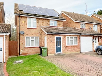 Detached house to rent in Roosevelt Road, Laindon, Basildon, Essex SS15