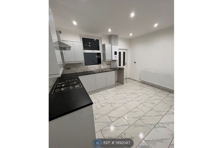 End terrace house to rent in Holme Lane, Sheffield S6