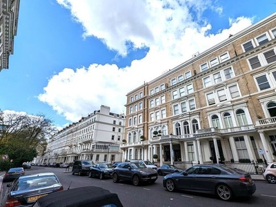 Flat for sale in Queen's Gate Place, London SW7