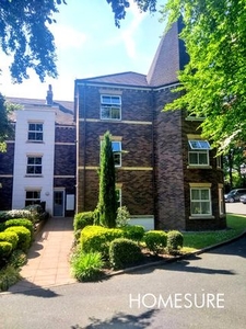 Flat to rent in Byron Court, Woolton, Liverpool L25