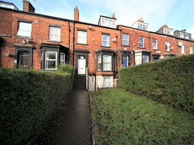 Flat to rent in Hyde Park Road, Hyde Park, Leeds LS6
