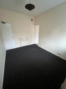 Flat to rent in Wellgate, Rotherham S60