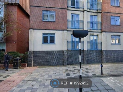 Flat to rent in Wellington Street, Swindon SN1