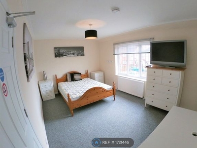 Room to rent in Tower Road, Ware SG12